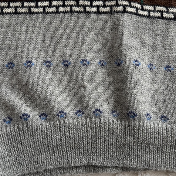 Gray Alpaca Peruvian Crewneck Sweater - Picture 2 of 4